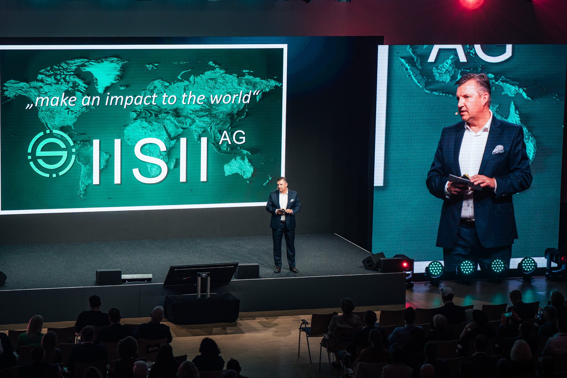 IISII Investoren Konferenz auf der Bühne